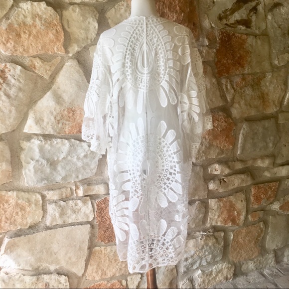 5⭐️Fave! ☀️Soleil White Lace Kimono☀️ - Picture 6 of 6